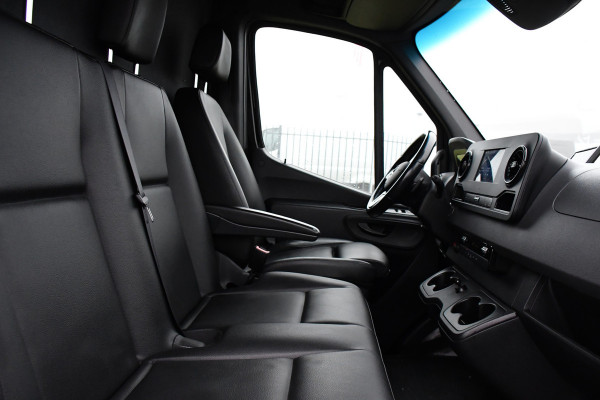 Mercedes-Benz Sprinter 519 V6 3.0 CDI L3H2 Black Edition Camera, Carplay, 190pk, 3500kg Trekhaak, N1 Registratie, Automaat, Multimedia, Leder, Uniek!