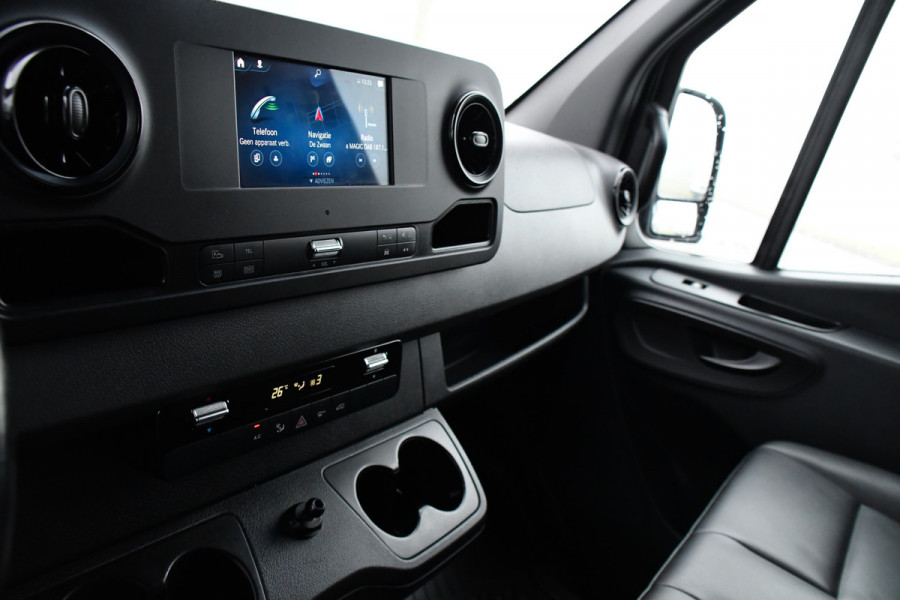 Mercedes-Benz Sprinter 519 V6 3.0 CDI L3H2 Black Edition Camera, Carplay, 190pk, 3500kg Trekhaak, N1 Registratie, Automaat, Multimedia, Leder, Uniek!