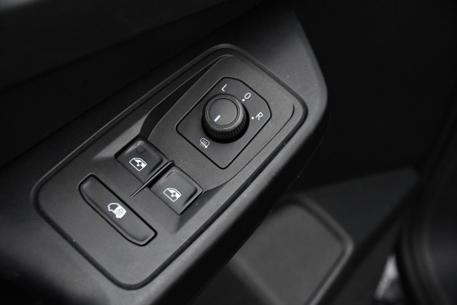 Volkswagen Caddy Cargo Maxi 2.0 TDI Exclusive Black Edition Camera, Cruise, Carplay, LED, Stoelverwarming, Automaat, Trekhaak, Standkachel, Uniek!