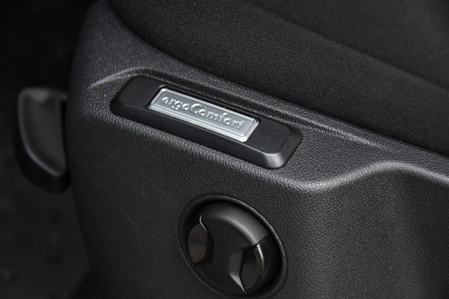 Volkswagen Caddy Cargo Maxi 2.0 TDI Exclusive Black Edition Camera, Cruise, Carplay, LED, Stoelverwarming, Automaat, Trekhaak, Standkachel, Uniek!