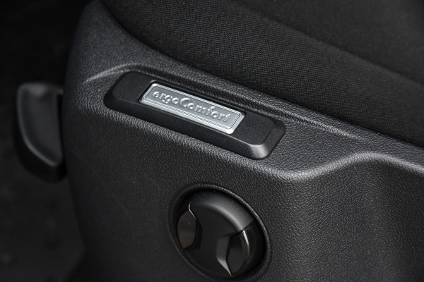 Volkswagen Caddy Cargo Maxi 2.0 TDI Exclusive Black Edition Camera, Cruise, Carplay, LED, Stoelverwarming, Automaat, Trekhaak, Standkachel, Uniek!