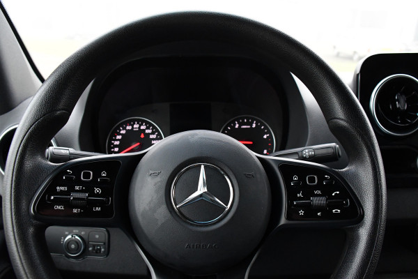 Mercedes-Benz Sprinter 319 V6 3.0 CDI L2H2 Camera, Cruise, 10,5'' Mbux, Automaat, Carplay, Multimedia, Trekhaak, Uniek!