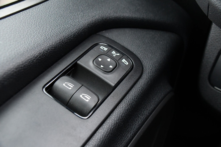 Mercedes-Benz Sprinter 319 V6 3.0 CDI L2H2 Camera, Cruise, 10,5'' Mbux, Automaat, Carplay, Multimedia, Trekhaak, Uniek!