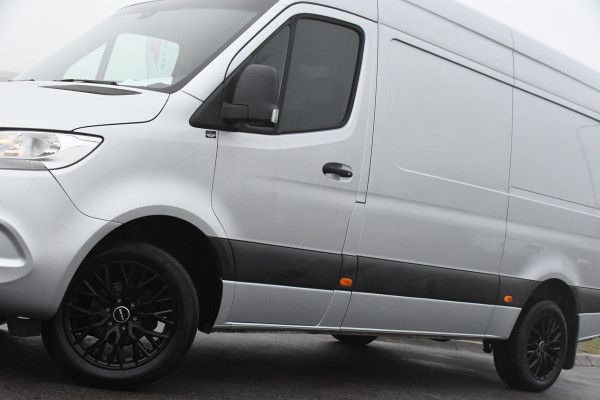 Mercedes-Benz Sprinter 319 V6 3.0 CDI L2H2 Camera, Cruise, 10,5'' Mbux, Automaat, Carplay, Multimedia, Trekhaak, Uniek!