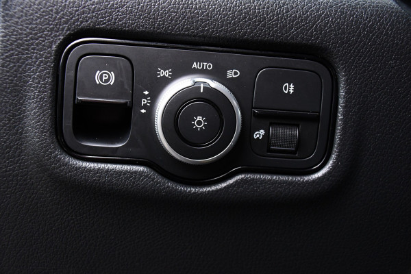 Mercedes-Benz Vito 116 CDI L2 Pro FaceLift Camera, Cruise, Carplay, LED, Automaat, Leder, Stoelverwarming, Multimedia, Keyless, Uniek!