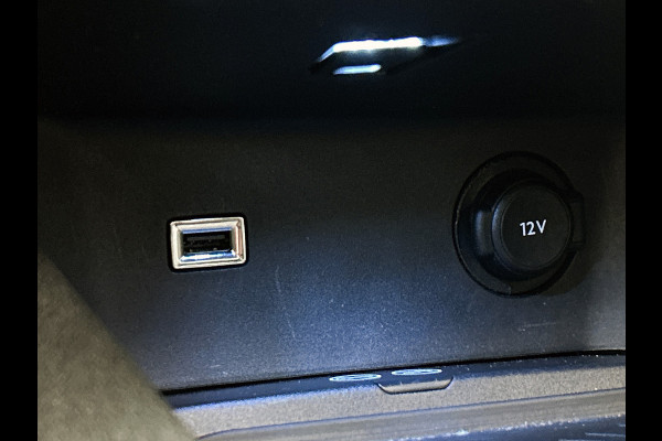 Peugeot 5008 1.5 HDI Automaat 7Pers. GT-Line / Panoramadak / Trekhaak / Leder / Airco-ecc./ Xenon / Apk 07-2026