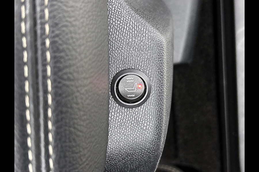 Peugeot 5008 1.5 HDI Automaat 7Pers. GT-Line / Panoramadak / Trekhaak / Leder / Airco-ecc./ Xenon / Apk 07-2026