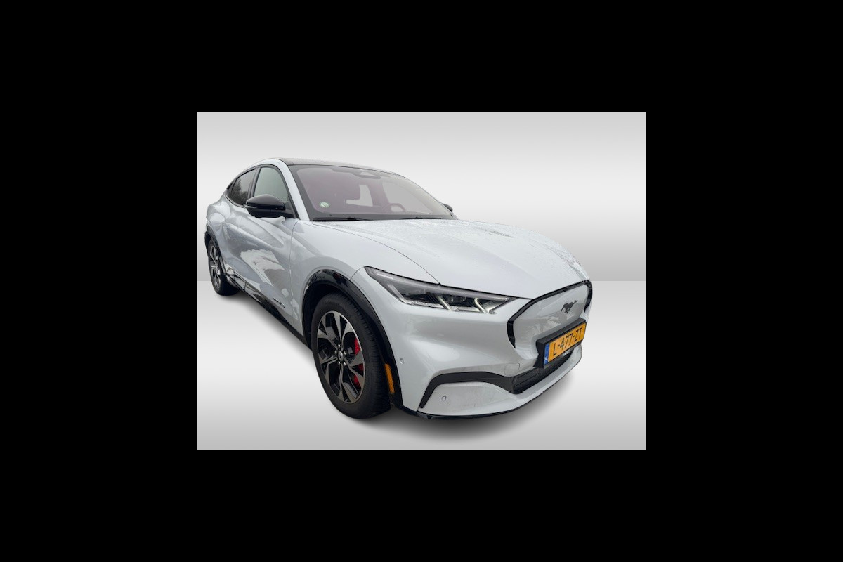 Ford Mustang Mach-E AWD 75 kWh / SOH 93,4% / Panoramadak / Camera / Leder / 19'' / B&O / Keyless / DAB / Dodehoek / ACC / Navigatie / Sfeerverlichting / Stoelverwarming