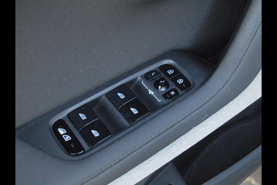 Polestar 2 Long Range Dual Motor Launch Edition 78kWh | 90% | 408PK | Panoramadak | Trekhaak | 20 Inch velgen | Harman Kardon |NL-Auto |