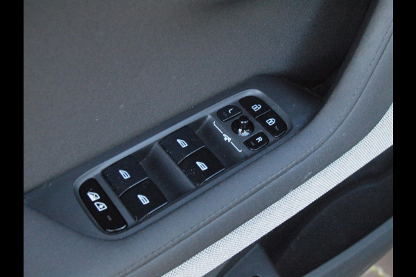 Polestar 2 Long Range Dual Motor Launch Edition 78kWh | 90% | 408PK | Panoramadak | Trekhaak | 20 Inch velgen | Harman Kardon |NL-Auto |