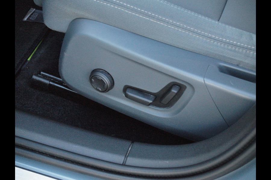 Polestar 2 Long Range Dual Motor Launch Edition 78kWh | 90% | 408PK | Panoramadak | Trekhaak | 20 Inch velgen | Harman Kardon |NL-Auto |