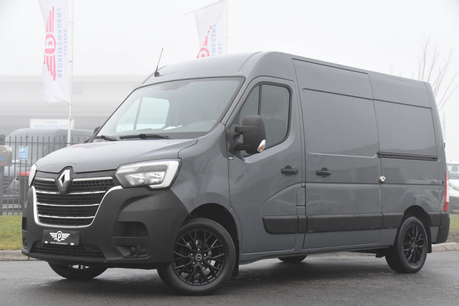 Renault Master T35 2.3 dCi 135 L2H2 PB Edtion Camera, Cruise, Carplay, 2 x Schuifdeur, Trekhaak, Multimedia, 135pk, NAVI, Sensoren, Uniek!