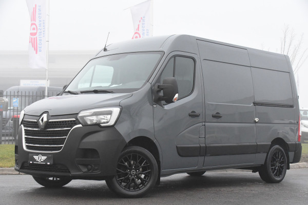 Renault Master T35 2.3 dCi 135 L2H2 PB Edtion Camera, Cruise, Carplay, 2 x Schuifdeur, Trekhaak, Multimedia, 135pk, NAVI, Sensoren, Uniek!