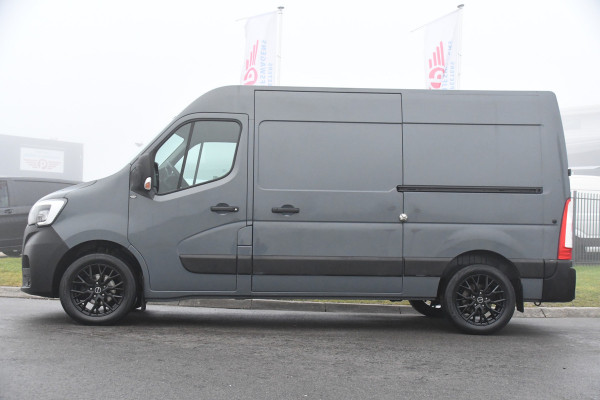 Renault Master T35 2.3 dCi 135 L2H2 PB Edtion Camera, Cruise, Carplay, 2 x Schuifdeur, Trekhaak, Multimedia, 135pk, NAVI, Sensoren, Uniek!