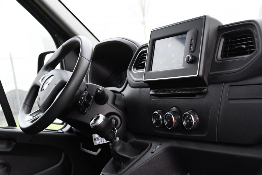 Renault Master T35 2.3 dCi 135 L2H2 PB Edtion Camera, Cruise, Carplay, 2 x Schuifdeur, Trekhaak, Multimedia, 135pk, NAVI, Sensoren, Uniek!