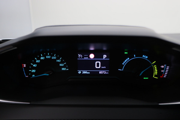 Peugeot e-2008 EV Allure 50 kWh