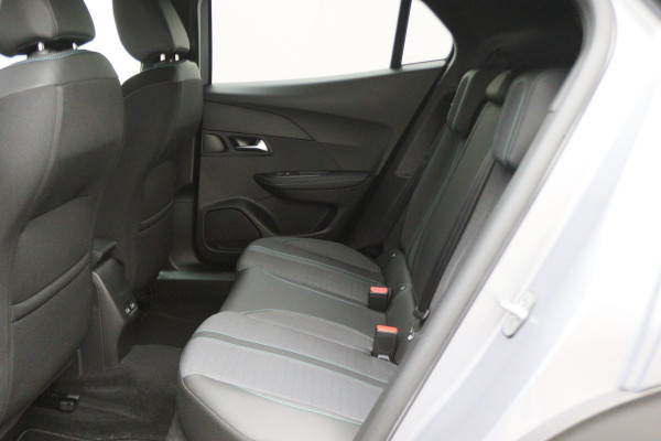 Peugeot e-2008 EV Allure 50 kWh