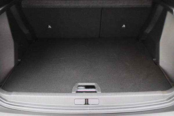 Peugeot e-2008 EV Allure 50 kWh