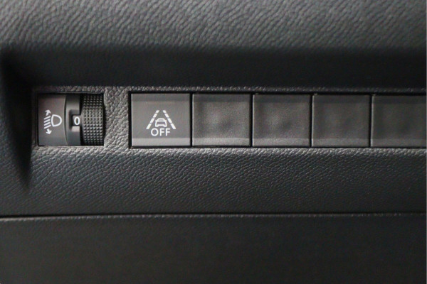 Peugeot e-2008 EV Allure 50 kWh