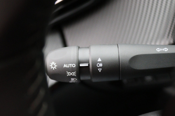 Peugeot e-2008 EV Allure 50 kWh