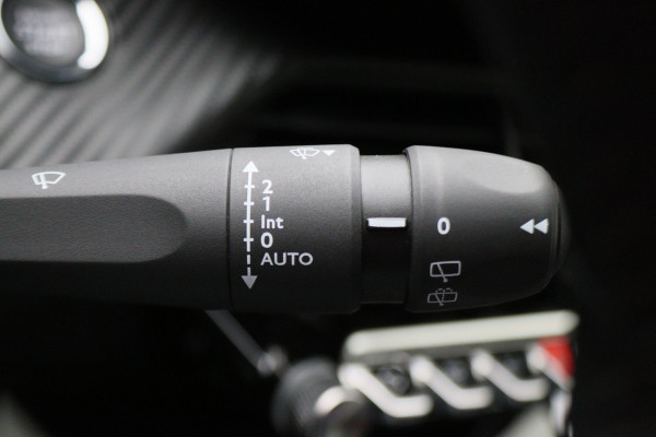 Peugeot e-2008 EV Allure 50 kWh