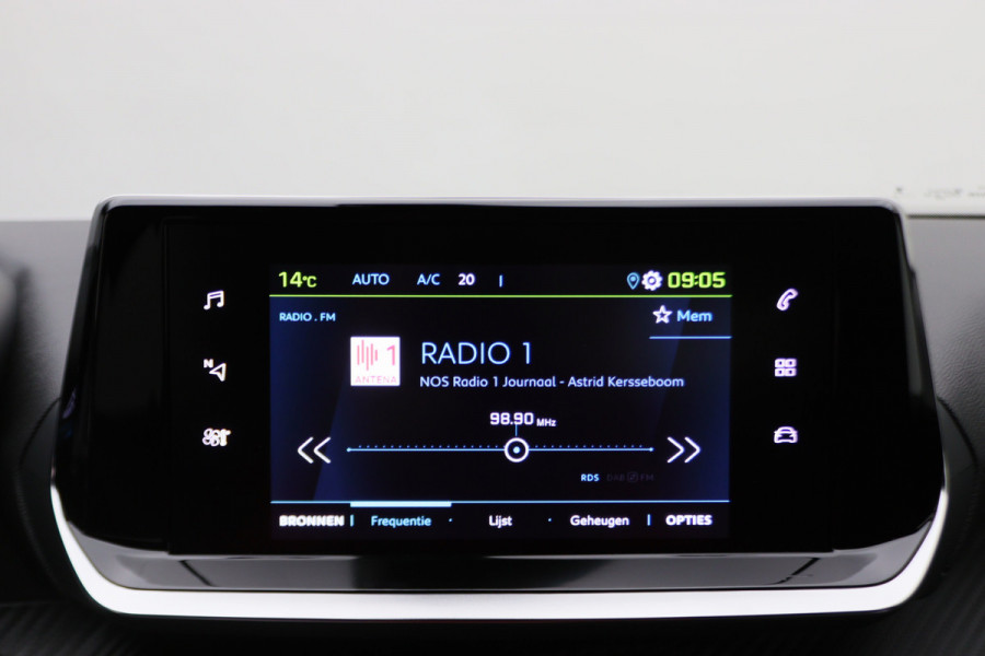 Peugeot e-2008 EV Allure 50 kWh