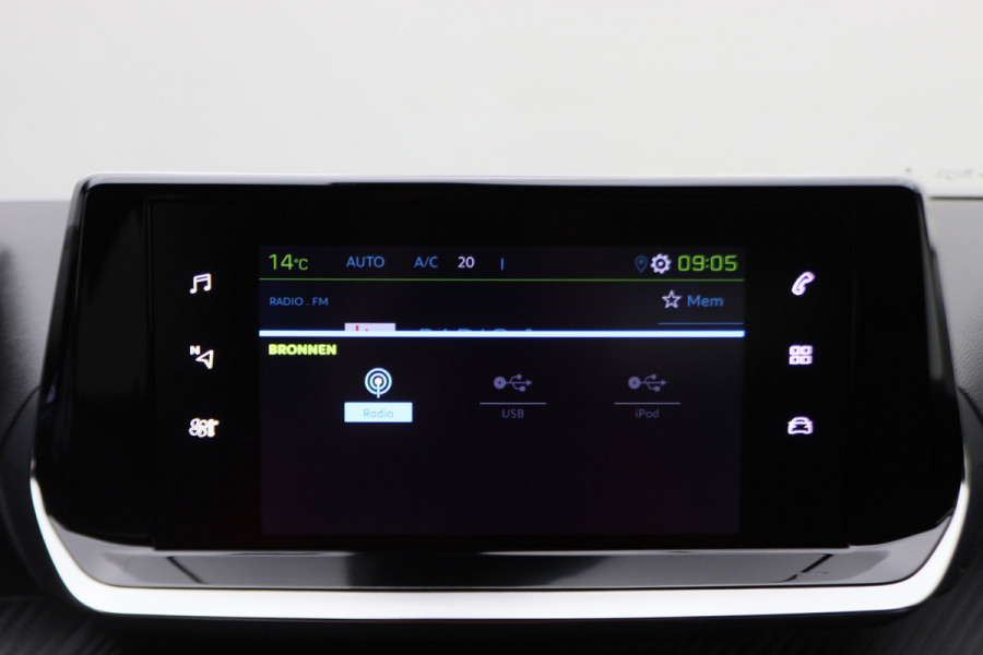 Peugeot e-2008 EV Allure 50 kWh