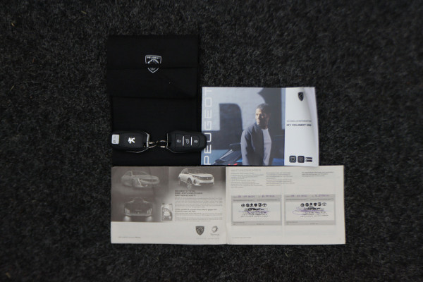 Peugeot e-2008 EV Allure 50 kWh