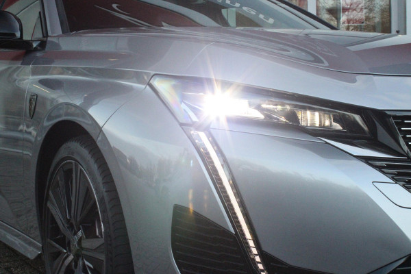 Peugeot 308 SW 1.6 Plug-in Hybrid 180PK GT | PANORAMISCH SCHUIF/KANTEL DAK | TREKHAAK | ALCANTARA BEKLEDING MET EEN ELEKTRISCH BEDIENBARE BESTUURDERSSTOEL | 18" LICHTMETALEN VELGEN "PORTLAND" | FOCAL AUDIO SYSTEM | STOEL/STUUR VERWARMING | NAVIGATIE | DRAADLOZE APPLE CARPLAY/ANDROID AUTO | DRAADLOZE TELEFOONLADER | PARKEERSENSOREN VOOR + ACHTER | ACHTERUITRIJ CAMERA | ELEKTRISCH BEDIENBARE ACHTERKLEP |