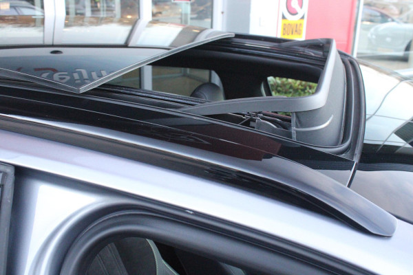 Peugeot 308 SW 1.6 Plug-in Hybrid 180PK GT | PANORAMISCH SCHUIF/KANTEL DAK | TREKHAAK | ALCANTARA BEKLEDING MET EEN ELEKTRISCH BEDIENBARE BESTUURDERSSTOEL | 18" LICHTMETALEN VELGEN "PORTLAND" | FOCAL AUDIO SYSTEM | STOEL/STUUR VERWARMING | NAVIGATIE | DRAADLOZE APPLE CARPLAY/ANDROID AUTO | DRAADLOZE TELEFOONLADER | PARKEERSENSOREN VOOR + ACHTER | ACHTERUITRIJ CAMERA | ELEKTRISCH BEDIENBARE ACHTERKLEP |