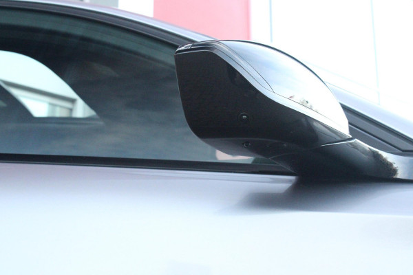 Peugeot 308 SW 1.6 Plug-in Hybrid 180PK GT | PANORAMISCH SCHUIF/KANTEL DAK | TREKHAAK | ALCANTARA BEKLEDING MET EEN ELEKTRISCH BEDIENBARE BESTUURDERSSTOEL | 18" LICHTMETALEN VELGEN "PORTLAND" | FOCAL AUDIO SYSTEM | STOEL/STUUR VERWARMING | NAVIGATIE | DRAADLOZE APPLE CARPLAY/ANDROID AUTO | DRAADLOZE TELEFOONLADER | PARKEERSENSOREN VOOR + ACHTER | ACHTERUITRIJ CAMERA | ELEKTRISCH BEDIENBARE ACHTERKLEP |