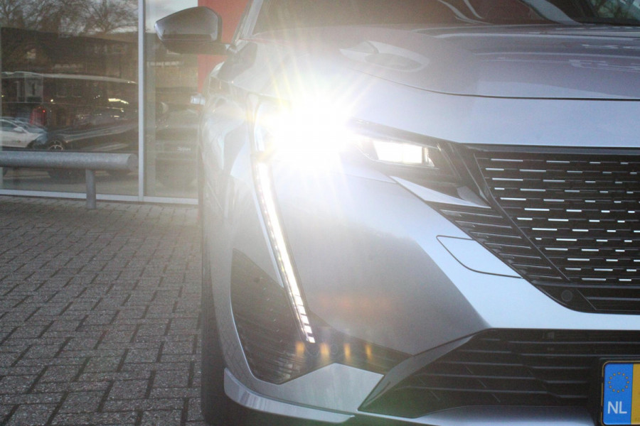 Peugeot 308 SW 1.6 Plug-in Hybrid 180PK GT | PANORAMISCH SCHUIF/KANTEL DAK | TREKHAAK | ALCANTARA BEKLEDING MET EEN ELEKTRISCH BEDIENBARE BESTUURDERSSTOEL | 18" LICHTMETALEN VELGEN "PORTLAND" | FOCAL AUDIO SYSTEM | STOEL/STUUR VERWARMING | NAVIGATIE | DRAADLOZE APPLE CARPLAY/ANDROID AUTO | DRAADLOZE TELEFOONLADER | PARKEERSENSOREN VOOR + ACHTER | ACHTERUITRIJ CAMERA | ELEKTRISCH BEDIENBARE ACHTERKLEP |