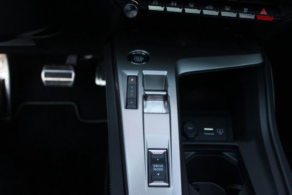 Peugeot 308 SW 1.6 Plug-in Hybrid 180PK GT | PANORAMISCH SCHUIF/KANTEL DAK | TREKHAAK | ALCANTARA BEKLEDING MET EEN ELEKTRISCH BEDIENBARE BESTUURDERSSTOEL | 18" LICHTMETALEN VELGEN "PORTLAND" | FOCAL AUDIO SYSTEM | STOEL/STUUR VERWARMING | NAVIGATIE | DRAADLOZE APPLE CARPLAY/ANDROID AUTO | DRAADLOZE TELEFOONLADER | PARKEERSENSOREN VOOR + ACHTER | ACHTERUITRIJ CAMERA | ELEKTRISCH BEDIENBARE ACHTERKLEP |
