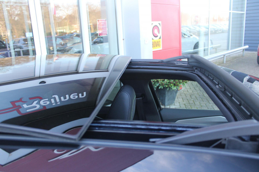 Peugeot 308 1.6 Plug-in Hybrid 180PK GT | PANORAMISCH SCHUIF/KANTEL DAK | 18" LICHTMETALEN VELGEN "PORTLAND" | ALCANTARA INTERIEUR | ELEKTRISCH BEDIENBARE BESTUURDERSSTOEL MET GEHEUGENFUNCTIE | STOEL/STUUR VERWARMING | 360° CAMERA | FOCAL AUDIO SYSTEM | PARKEERSENSOREN VOOR EN ACHTER | CLIMATE CONTROL | ADAPTIVE CRUISE CONTROL | KEYLESS ENTRY/START | DRAADLOZE APPLE CARPLAY/ANDROID AUTO | DRAADLOZE TELEFOONLADER | NAVIGATIE |