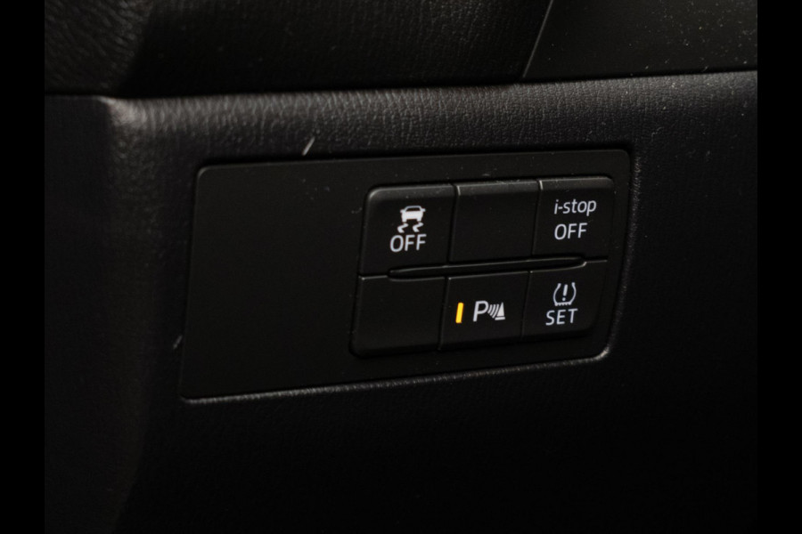 Mazda 3 2.0 SkyActiv-G 120 SkyLease+ Sport (NAVI,CLIMATE,CRUISE,PDC,STOEL/STUUR VERWARMING,GETINT,XENON,SPORTSTOELEN,LM VELGEN)