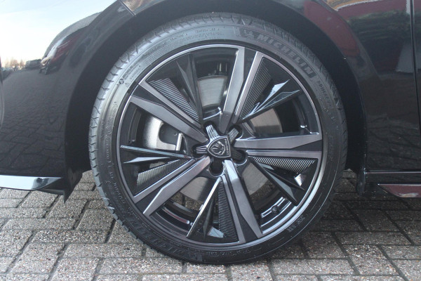 Peugeot 308 1.6 Plug-in Hybrid 180PK GT | PANORAMISCH SCHUIF/KANTEL DAK | 18" LICHTMETALEN VELGEN "PORTLAND" | ALCANTARA INTERIEUR | ELEKTRISCH BEDIENBARE BESTUURDERSSTOEL MET GEHEUGENFUNCTIE | STOEL/STUUR VERWARMING | 360° CAMERA | FOCAL AUDIO SYSTEM | PARKEERSENSOREN VOOR EN ACHTER | CLIMATE CONTROL | ADAPTIVE CRUISE CONTROL | KEYLESS ENTRY/START | DRAADLOZE APPLE CARPLAY/ANDROID AUTO | DRAADLOZE TELEFOONLADER | NAVIGATIE |
