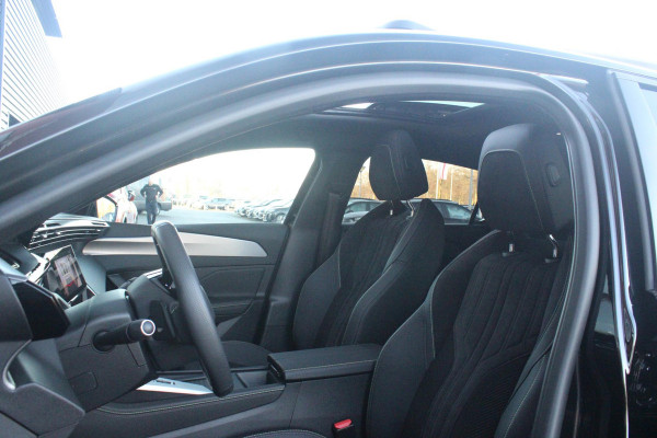 Peugeot 308 1.6 Plug-in Hybrid 180PK GT | PANORAMISCH SCHUIF/KANTEL DAK | 18" LICHTMETALEN VELGEN "PORTLAND" | ALCANTARA INTERIEUR | ELEKTRISCH BEDIENBARE BESTUURDERSSTOEL MET GEHEUGENFUNCTIE | STOEL/STUUR VERWARMING | 360° CAMERA | FOCAL AUDIO SYSTEM | PARKEERSENSOREN VOOR EN ACHTER | CLIMATE CONTROL | ADAPTIVE CRUISE CONTROL | KEYLESS ENTRY/START | DRAADLOZE APPLE CARPLAY/ANDROID AUTO | DRAADLOZE TELEFOONLADER | NAVIGATIE |