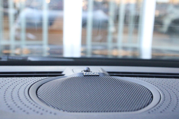 Peugeot 308 1.6 Plug-in Hybrid 180PK GT | PANORAMISCH SCHUIF/KANTEL DAK | 18" LICHTMETALEN VELGEN "PORTLAND" | ALCANTARA INTERIEUR | ELEKTRISCH BEDIENBARE BESTUURDERSSTOEL MET GEHEUGENFUNCTIE | STOEL/STUUR VERWARMING | 360° CAMERA | FOCAL AUDIO SYSTEM | PARKEERSENSOREN VOOR EN ACHTER | CLIMATE CONTROL | ADAPTIVE CRUISE CONTROL | KEYLESS ENTRY/START | DRAADLOZE APPLE CARPLAY/ANDROID AUTO | DRAADLOZE TELEFOONLADER | NAVIGATIE |