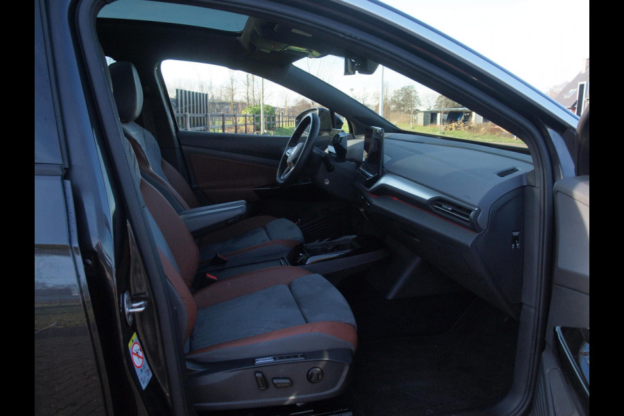 Volkswagen ID.4 First Max 77 kWh | Panoramadak | Head-Up Display | 360 Camera | Sfeerverlichting | Apple Carplay