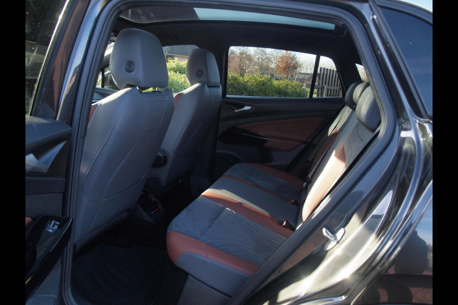 Volkswagen ID.4 First Max 77 kWh | Panoramadak | Head-Up Display | 360 Camera | Sfeerverlichting | Apple Carplay