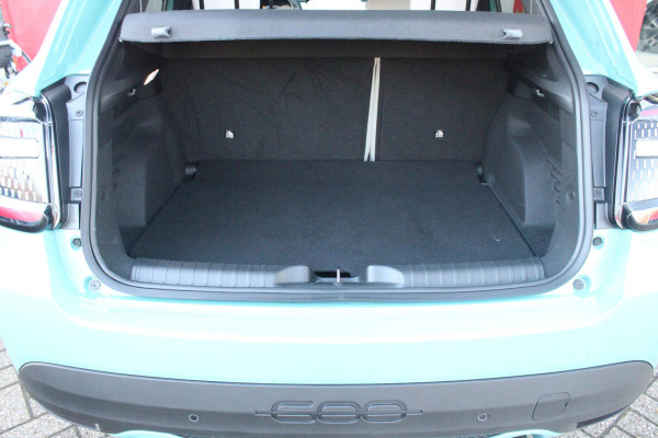 Fiat 600 1.2 HYbrid 110PK LA PRIMA | ELEKTRISCH VERSTELBARE BESTUURDERSTOEL MET MASSAGEFUNCTIE | NAVIGATIE | DODEHOEK DETECTIE | ELEKTRISCHE ACHTERKLEP | LEDKOPLAMPEN-MISTLAMPEN | LED ACHTERLICHTEN | PACK COMFORT: ACHTERUITRIJCAMERA / PARKEERSENSOREN VOOR-ACHTER / DRAADLOOS TELEFOONLADEN / DRAADLOOS APPLE CARPLAY - ANDROID AUTO / KEYLESS ENTRY-START / AUDIOSYSTEEM MET 6 SPEAKERS | WINTER PACK: VERWARMBARE VOORSTOELEN / VERWARMBARE VOORSTOELEN | 18"LICHTMETALEN VELGEN TWO-TONE | EXTRA GETINTE ACHTERRUITEN | CLIMATE CONTROL |