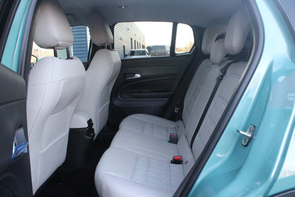 Fiat 600 1.2 HYbrid 110PK LA PRIMA | ELEKTRISCH VERSTELBARE BESTUURDERSTOEL MET MASSAGEFUNCTIE | NAVIGATIE | DODEHOEK DETECTIE | ELEKTRISCHE ACHTERKLEP | LEDKOPLAMPEN-MISTLAMPEN | LED ACHTERLICHTEN | PACK COMFORT: ACHTERUITRIJCAMERA / PARKEERSENSOREN VOOR-ACHTER / DRAADLOOS TELEFOONLADEN / DRAADLOOS APPLE CARPLAY - ANDROID AUTO / KEYLESS ENTRY-START / AUDIOSYSTEEM MET 6 SPEAKERS | WINTER PACK: VERWARMBARE VOORSTOELEN / VERWARMBARE VOORSTOELEN | 18"LICHTMETALEN VELGEN TWO-TONE | EXTRA GETINTE ACHTERRUITEN | CLIMATE CONTROL |