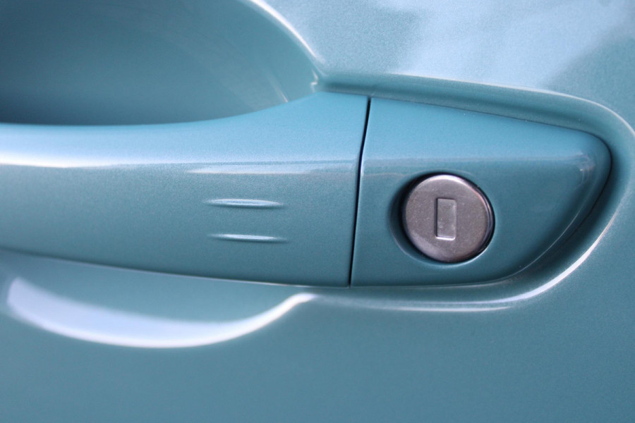 Fiat 600 1.2 HYbrid 110PK LA PRIMA | ELEKTRISCH VERSTELBARE BESTUURDERSTOEL MET MASSAGEFUNCTIE | NAVIGATIE | DODEHOEK DETECTIE | ELEKTRISCHE ACHTERKLEP | LEDKOPLAMPEN-MISTLAMPEN | LED ACHTERLICHTEN | PACK COMFORT: ACHTERUITRIJCAMERA / PARKEERSENSOREN VOOR-ACHTER / DRAADLOOS TELEFOONLADEN / DRAADLOOS APPLE CARPLAY - ANDROID AUTO / KEYLESS ENTRY-START / AUDIOSYSTEEM MET 6 SPEAKERS | WINTER PACK: VERWARMBARE VOORSTOELEN / VERWARMBARE VOORSTOELEN | 18"LICHTMETALEN VELGEN TWO-TONE | EXTRA GETINTE ACHTERRUITEN | CLIMATE CONTROL |