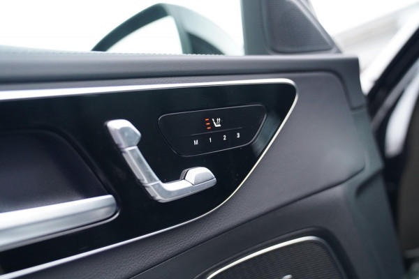 Mercedes-Benz C-Klasse 300 AMG Line | Panorama | Memory | Sfeerverlichting PLUS | C63s Pakket | Massage | 360 cam |