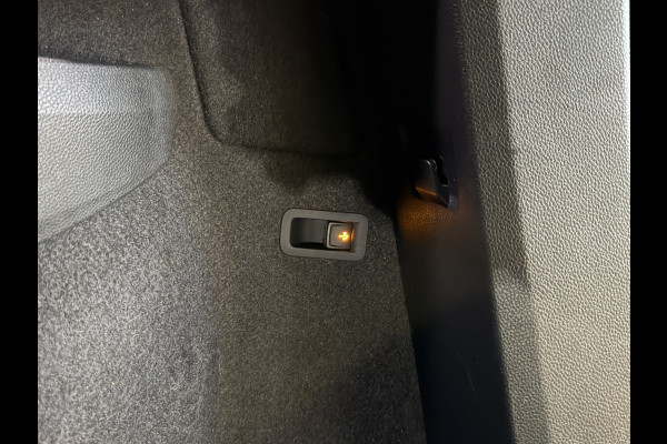 Škoda Karoq 1.0 TSI Style | Keyless | Apple carplay Stoelverwarming