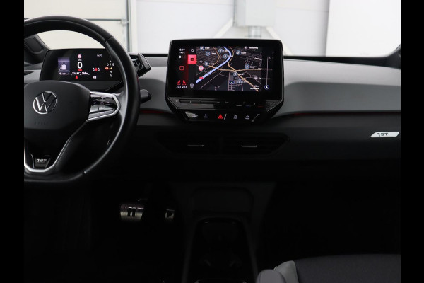 Volkswagen ID.3 First Plus 58 kWh | Trekhaak | Stoel & stuurverwarming | Camera | Adaptive cruise | Sfeerverlichting | Carplay | Matrix LED | Parkeerhulp | Climate control