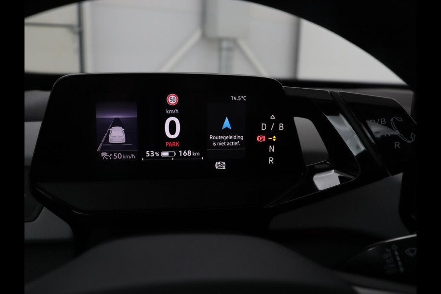 Volkswagen ID.3 First Plus 58 kWh | Trekhaak | Stoel & stuurverwarming | Camera | Adaptive cruise | Sfeerverlichting | Carplay | Matrix LED | Parkeerhulp | Climate control
