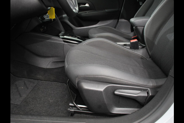 Opel Corsa 1.2 100pk Automaat Elegance | Navigatie | Apple Carplay/Android Auto | Camera | Airco | Parkeer sensoren V+A | Lichtmetalen Velgen | Cruise Control | Digitale Cockpit | Extra Getint Glas