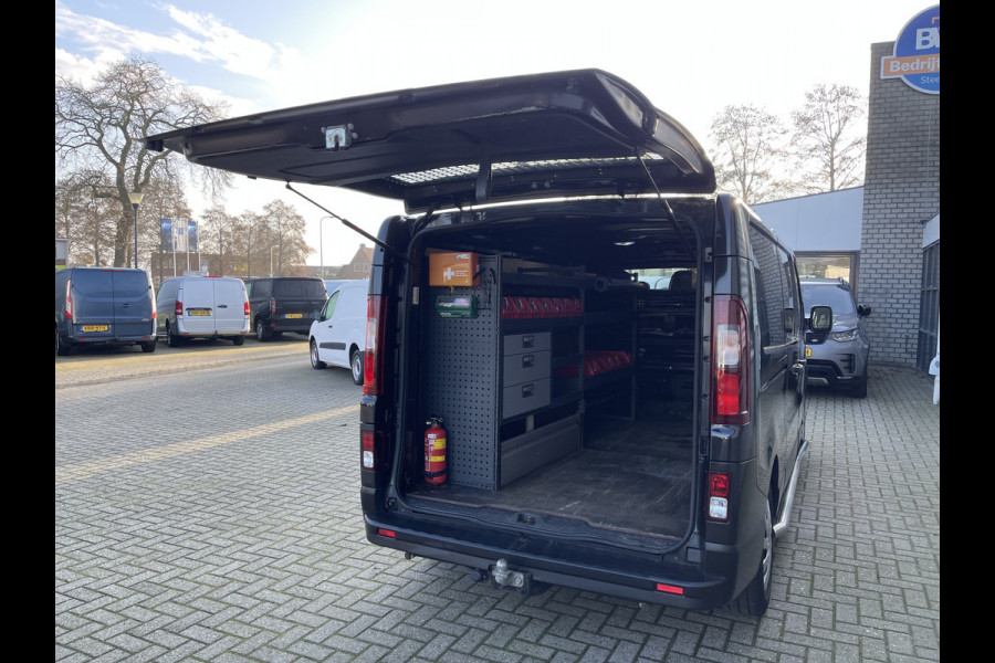 Renault Trafic 2.0 dCi 120pk T29 L2H1 Work Edition / vaste prijs rijklaar € 17.950 ex btw / lease vanaf € 302 / zwart metallic / ingerichte laadruimte / camera / airco / cruise / trekhaak !