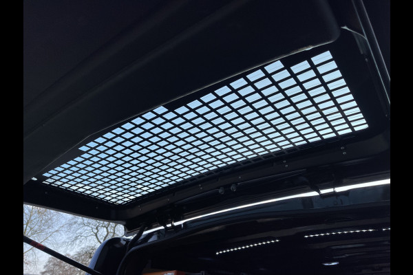 Renault Trafic 2.0 dCi 120pk T29 L2H1 Work Edition / vaste prijs rijklaar € 17.950 ex btw / lease vanaf € 302 / zwart metallic / ingerichte laadruimte / camera / airco / cruise / trekhaak !